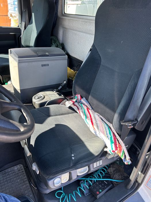 Camion cu macara MAN