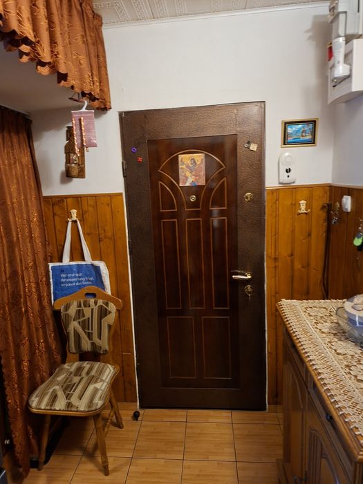 Apartament 2 camere, 52 mp, Craiovița Nouă, etaj 4/4