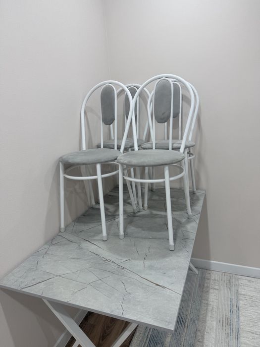 Продам стол стулья в очень хорошем качестве