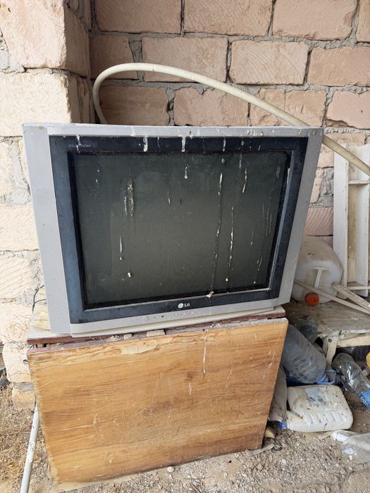 Отдам даром телевизор