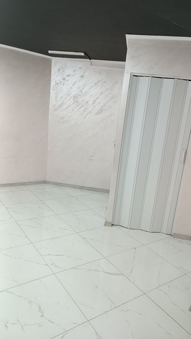 Spatiu mic la stradă, Nicolina