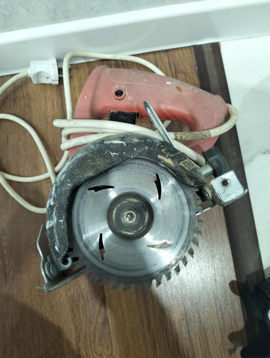 Циркулярная пила (пчелка)