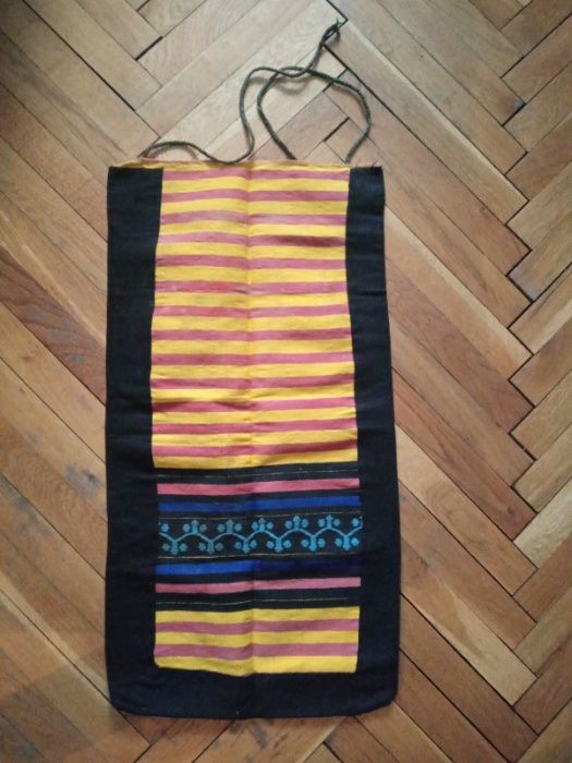 Дамска престилка от народна носия от северна България