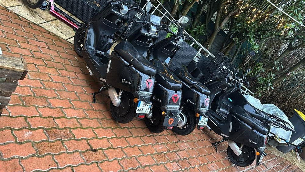 Vând scutere electrice de 50cc și 125cc