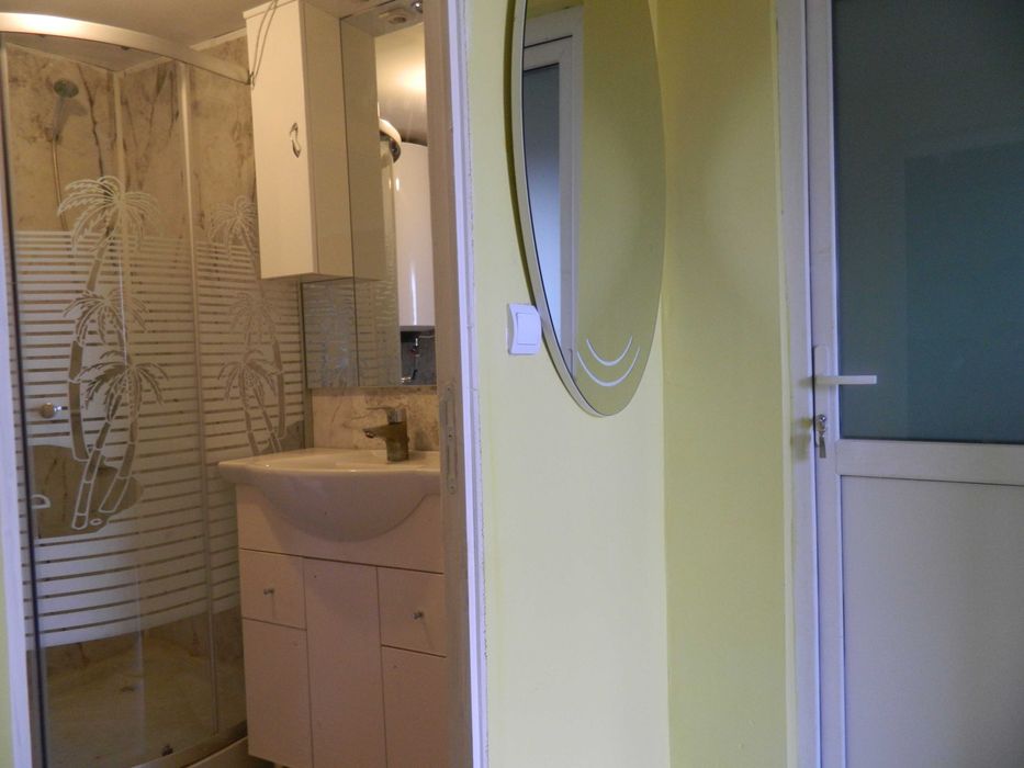 Casa langa primaria Probota