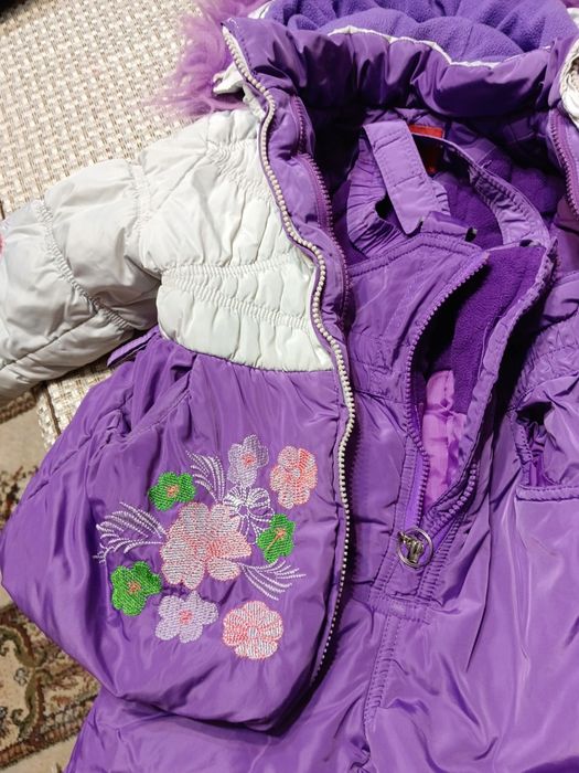 Продам комбинезон для девочки зимний