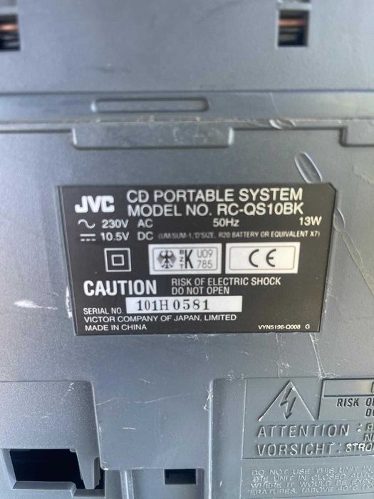 Vând radio JVC RC-QS10BK radio CD casetofon portabil – radio funcțional, numai 100 lei