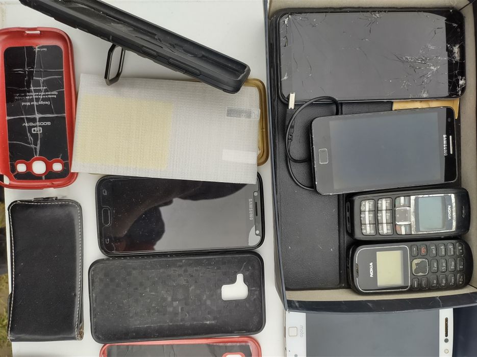 Diverse huse , telefoane, cabluri aux Usb ipad