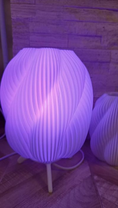 Veioza moderna imprimata 3D