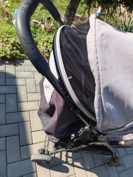 Детска количка и матрак за кошара нов