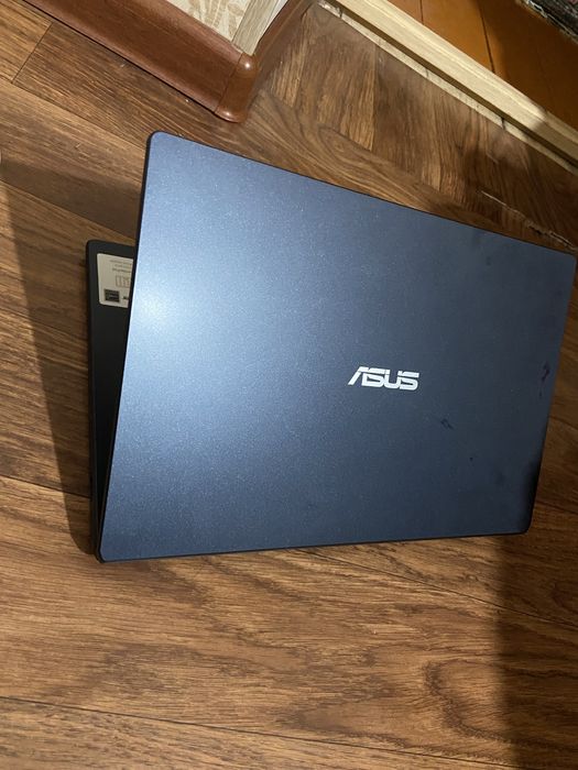 ASUS Laptop новый