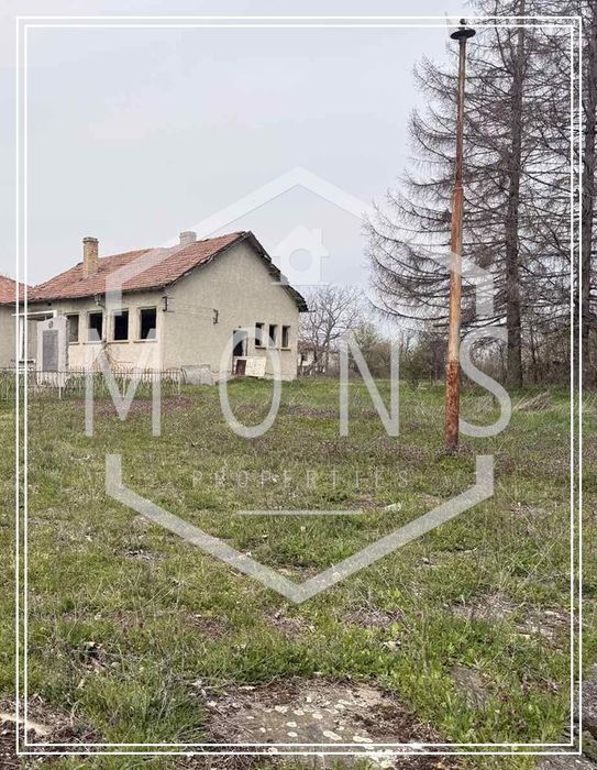 Парцел в Търговище, област-с.Ястребино площ 1755 цена 17800