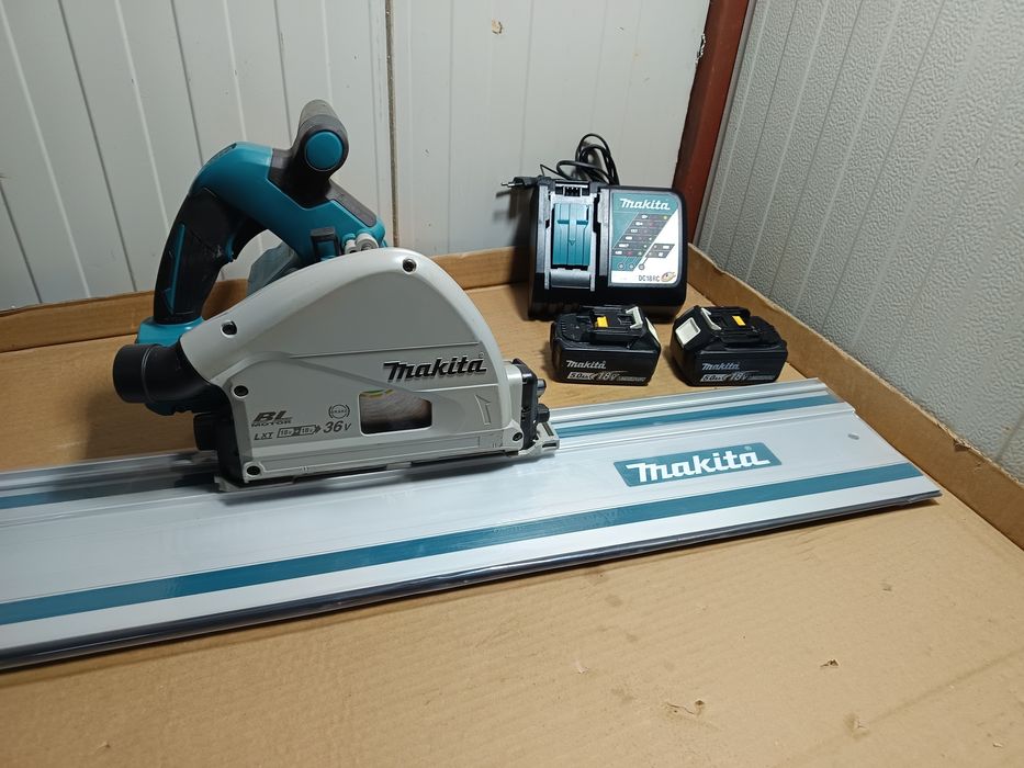 Fierăstrău circular cu plonjare Makita cu acumulator și Sina de ghidaj