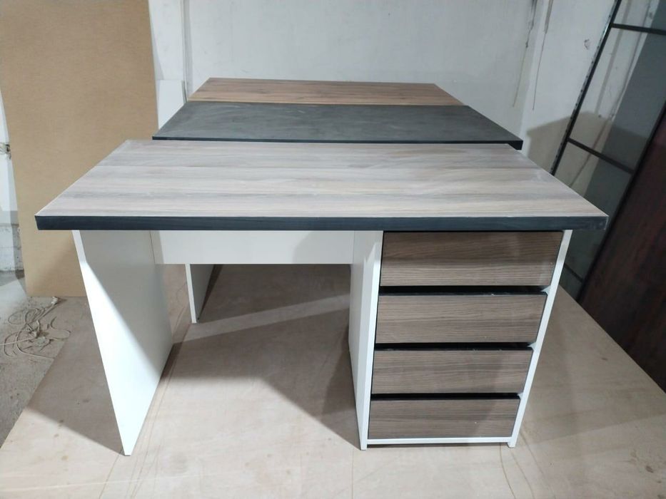 Столы компьютерные, письменные.