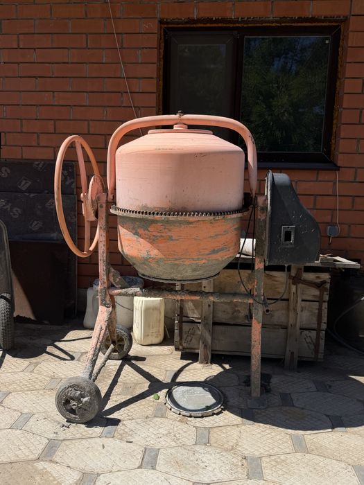 Продам бетономешалку