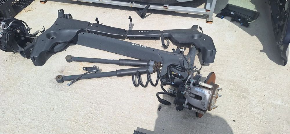 punte spate renault  arkana