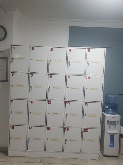 Шкаф с ячейками, ключами