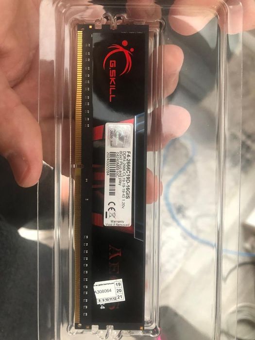 Оперативная память g.skill DDR4 8гб есть коробка