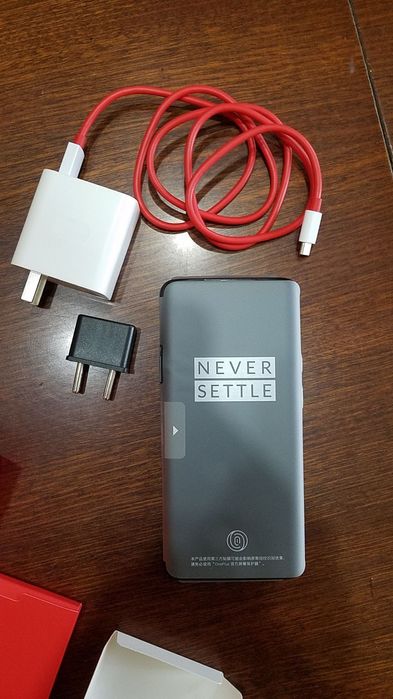 OnePlus 7 Pro дисплей и гръб без драскотини