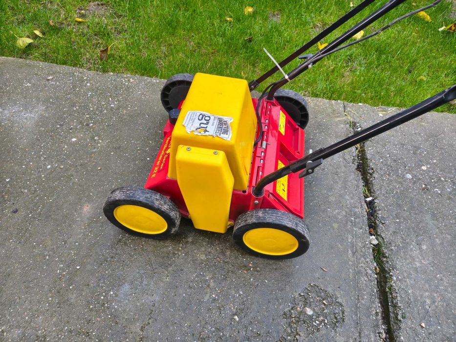 Scarificator gradina gazon