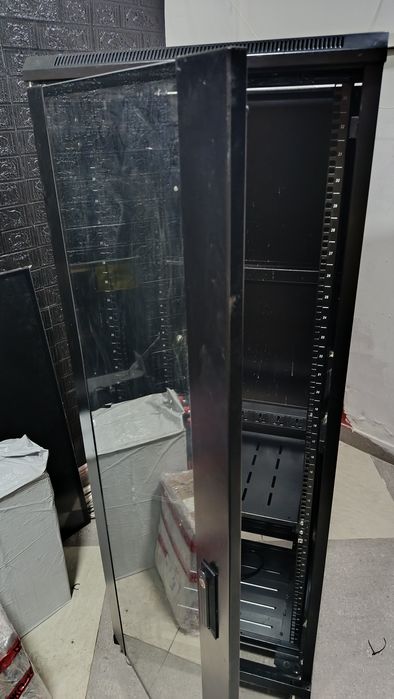 Серверный шкаф на 33u