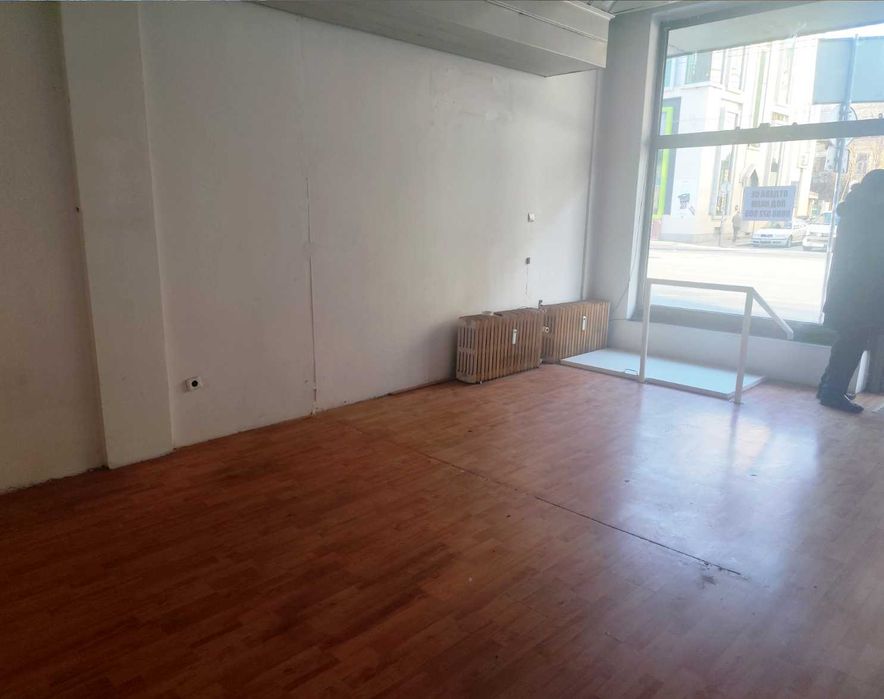 Дава се под наем Магазин в ж.Южен парк - 34 кв.м за 997.05 € - Снимка #4
