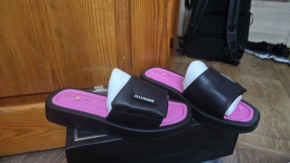 Шлепки, новые, кожа