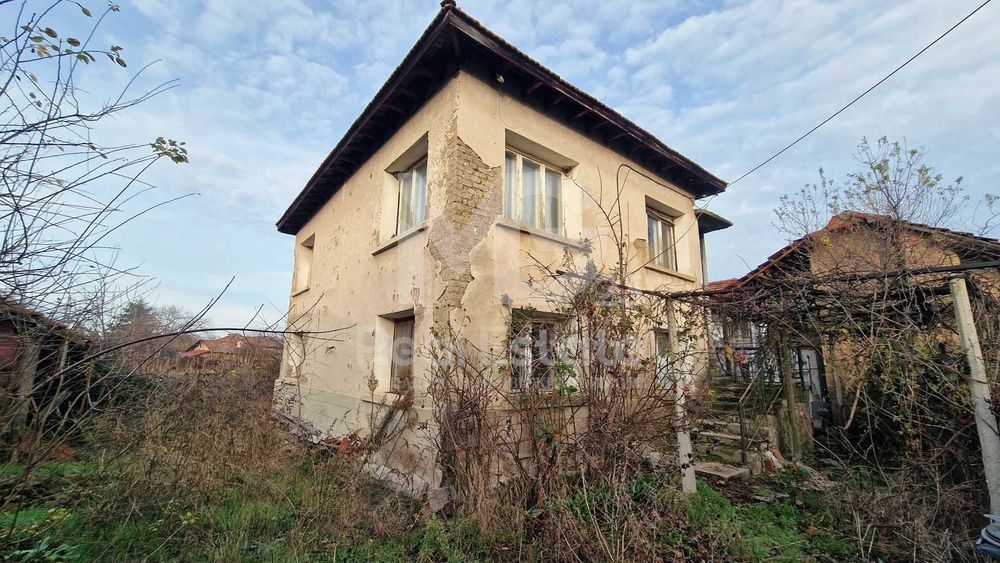 Къща в Пловдив, област-с.Труд площ 160 цена 175000