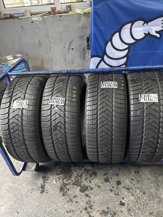 255/45/20 Pirelli