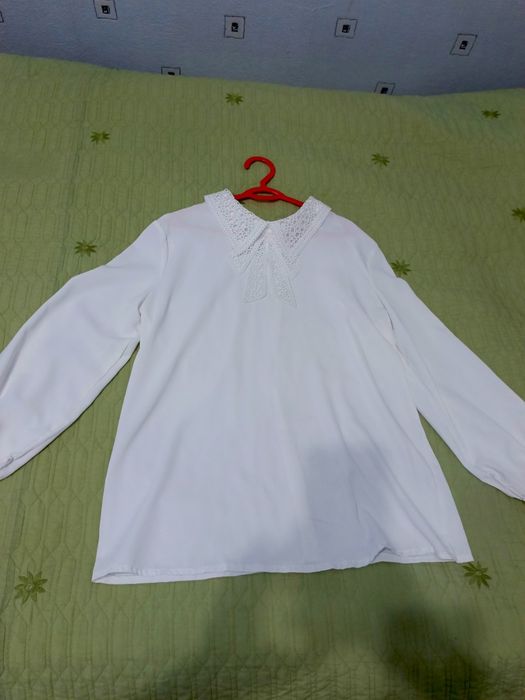 Женская белая блузка