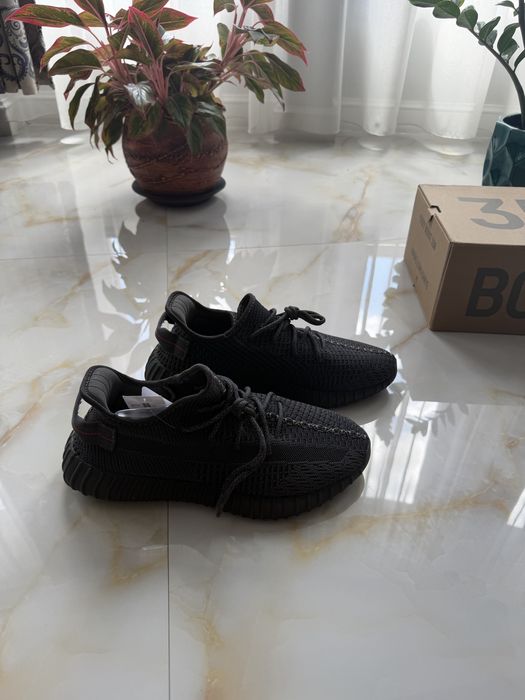 Adidasi Yezzy 350