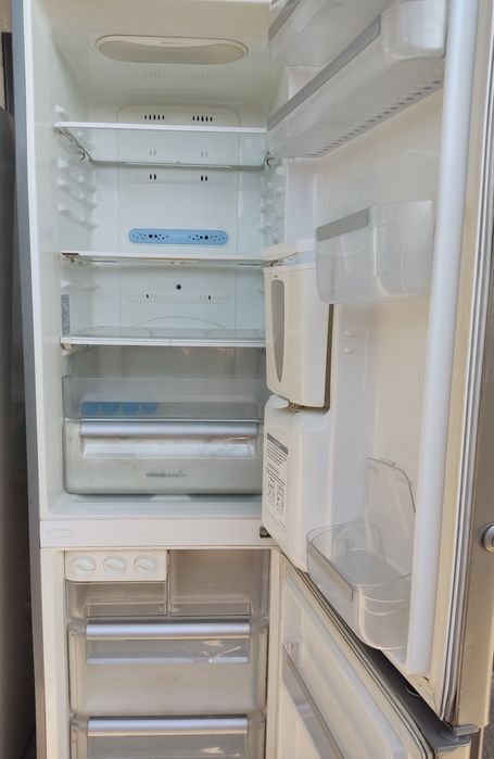 Холодильник LG двухкамерный