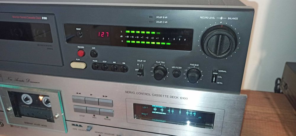 NAD 6100 monitor
