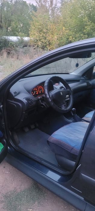 Продаётся автомобиль Peugeot 206