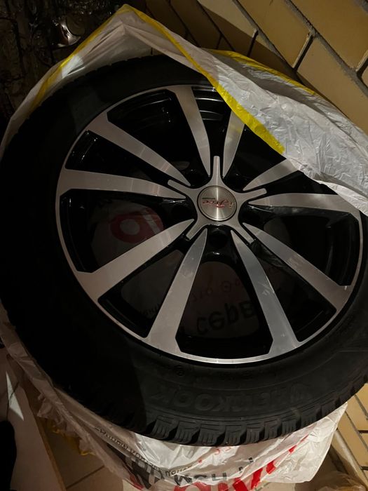 Зимние шины с дисками 215/55 R17