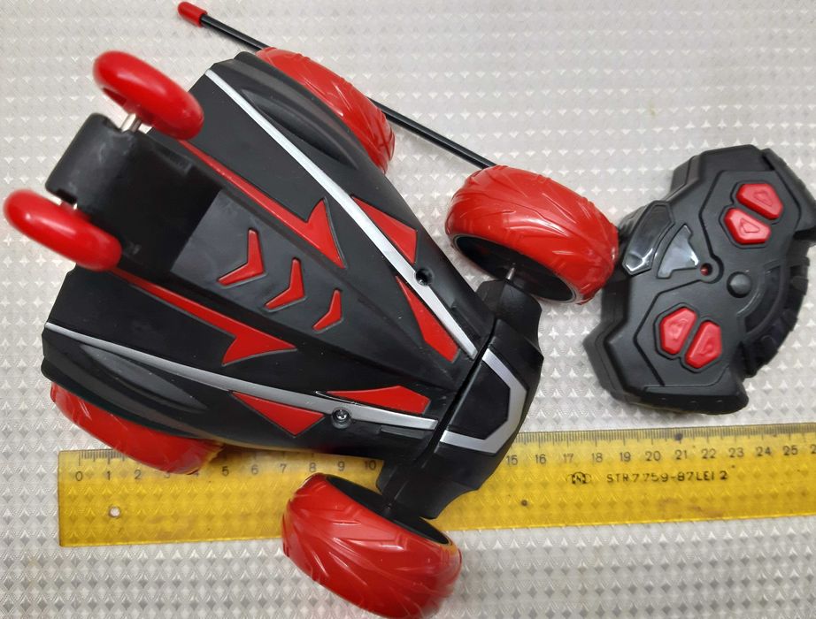 Jucarie masinuta cascadorie rotativa cu telecomanda la 360 de grade