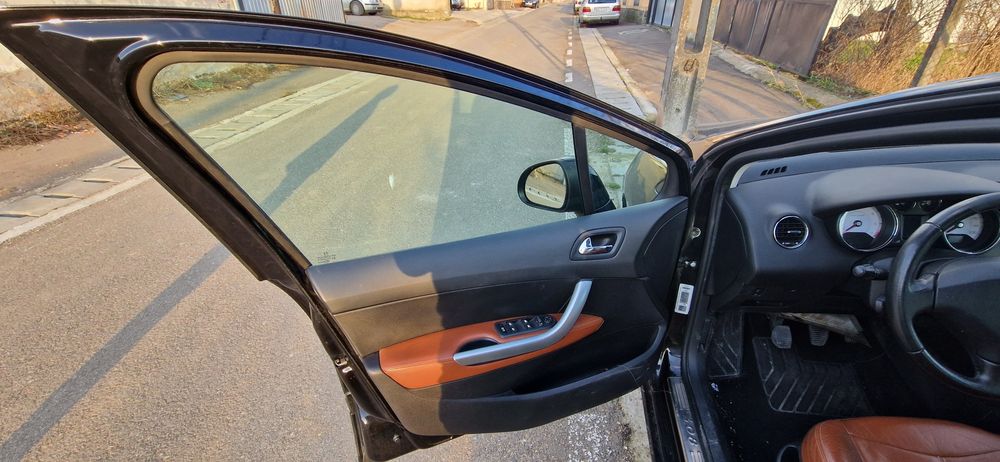 Vând piese Peugeot308