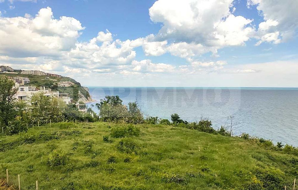 Двустаен апартамент с уникална морска гледка в град Бяла