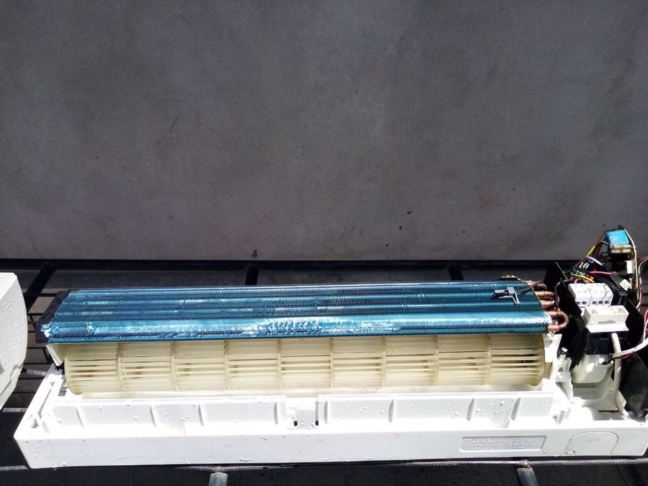 Ремонт  кондиционеров а также установка заправка  качество гарантия .