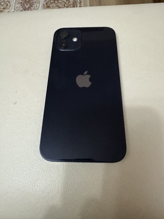 Vand 2 telefoane Iphone 12