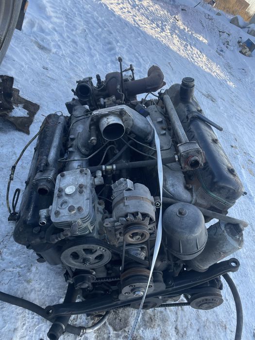 Дигатель МАЗ 238 8 цилиндр