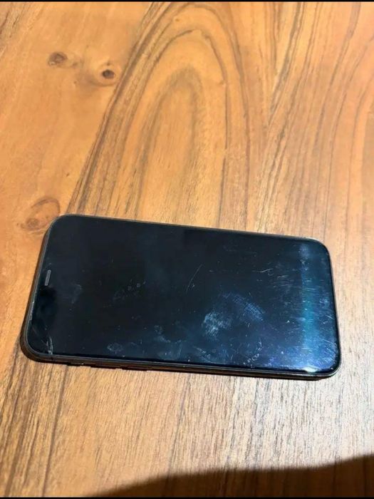 Iphone 11 pro are mici urme de uzura