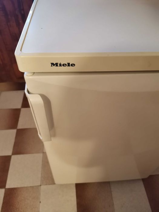 Хладилник Miele 85см/55см/60см