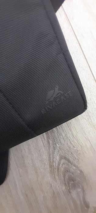 Продам сумку для ноутбука Rivacase