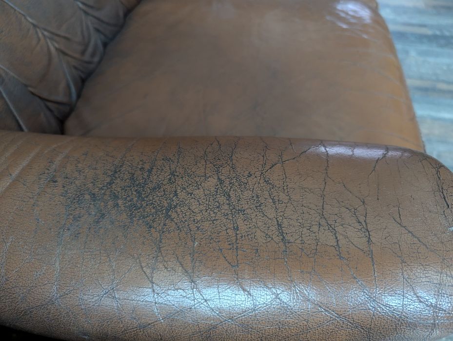 Кожен винтидж диван от Белгия