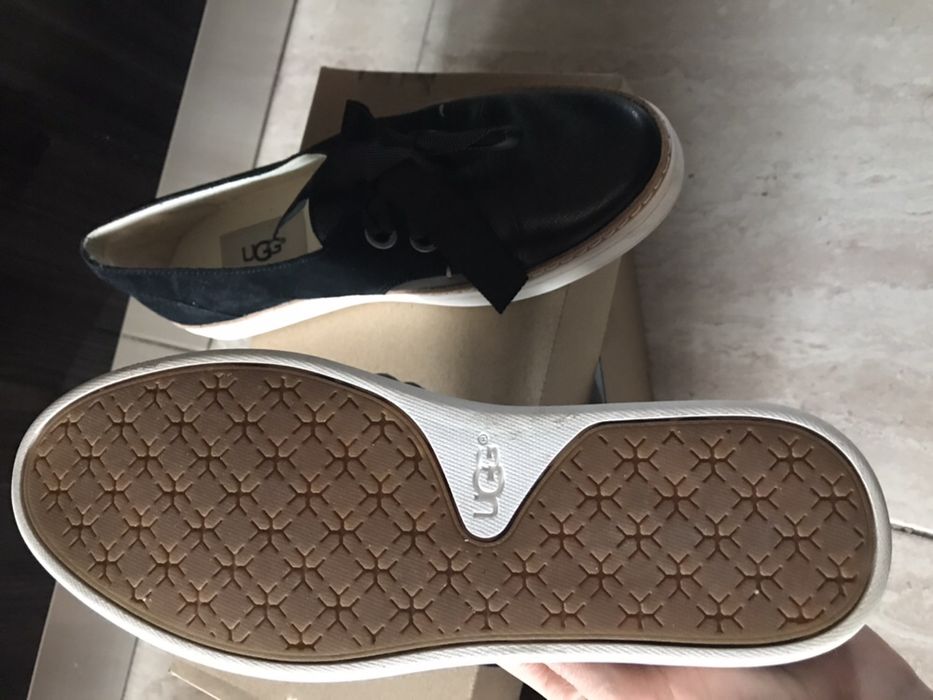 Balerini UGG din piele naturala