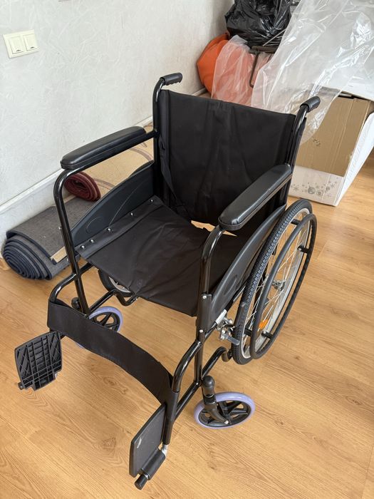 Инвалидное кресло-коляска в идеальном состоянии