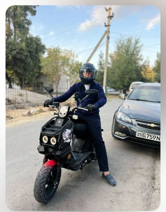 Tank Skuter sotiladi 
srochno malichda
Yoqilgi benzinda 
100 kmga 3 li