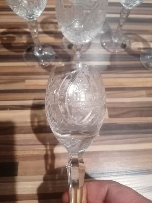 Set de pahare de cristal realizat în România, impecabile