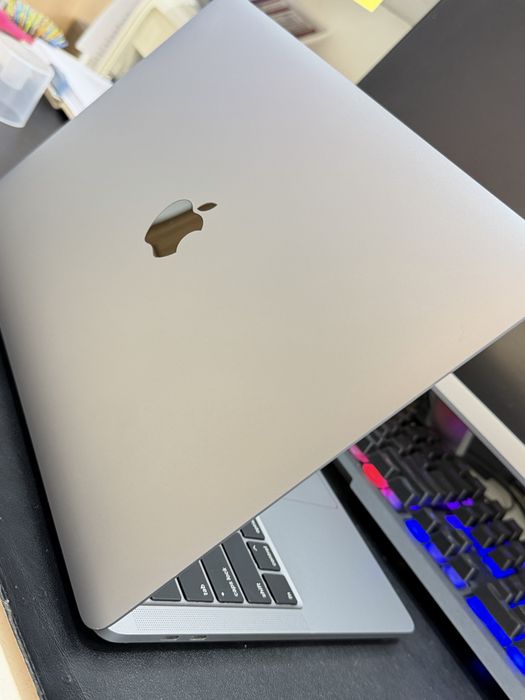 MacBook Pro 2020 в отличном состоянии